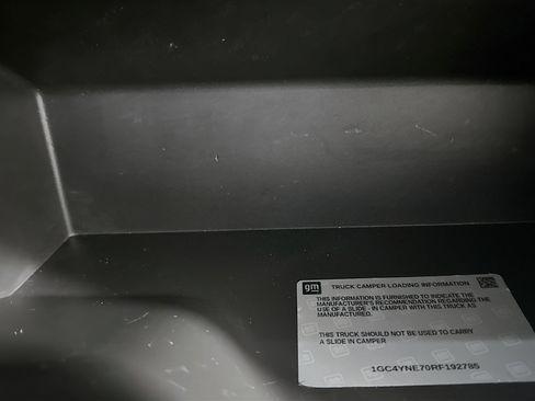 Used 2024 Chevrolet Silverado 2500 LT w/ Midnight Edition image 32