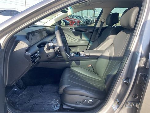 Used 2025 Genesis G80 2.5T image 10