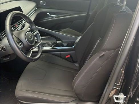 Used 2023 Hyundai Elantra SEL w/ Convenience Package image 3