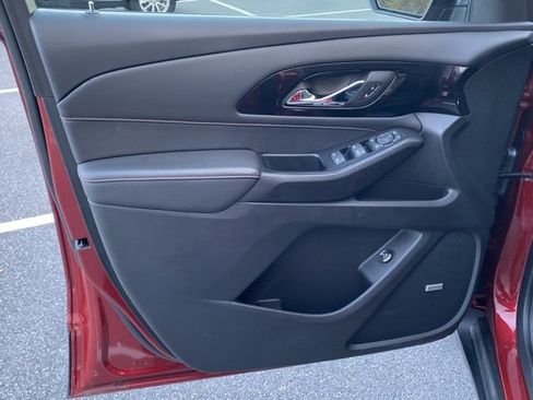 Used 2023 Chevrolet Traverse RS image 11