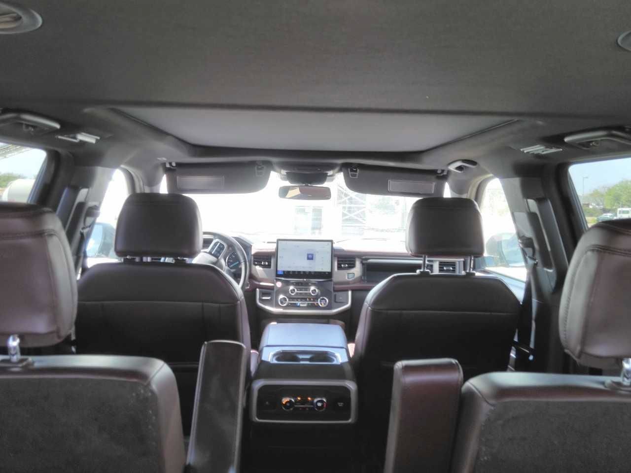Used 2024 Ford Expedition Limited AWD/4WD image 7