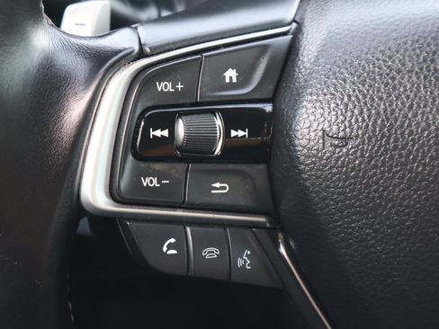 Used 2018 Honda Accord Touring image 24