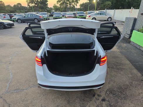 Used 2018 Ford Fusion SE image 40