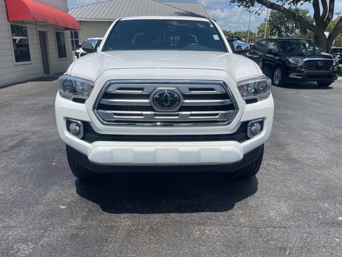 Used 2018 Toyota Tacoma Limited AWD/4WD image 8