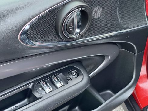 Used 2017 MINI Cooper Clubman S image 11