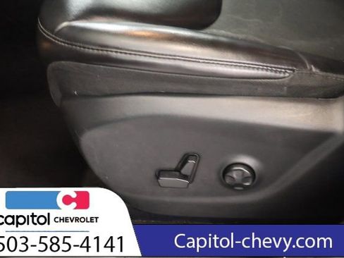 Used 2019 Jeep Cherokee Latitude Plus w/ Cold Weather Group FWD image 13