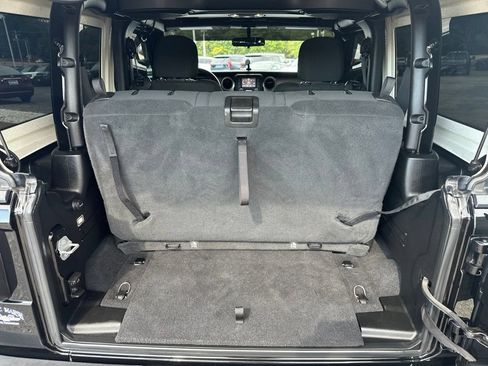 Used 2021 Jeep Wrangler Sport AWD/4WD image 11