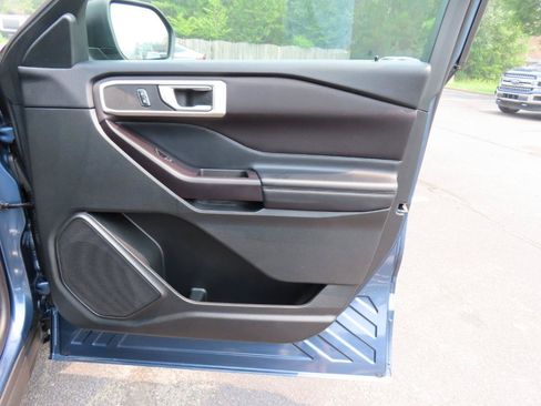 Used 2020 Ford Explorer XLT RWD image 25