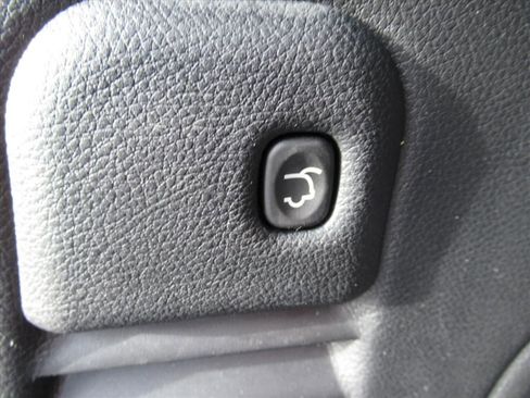 Used 2022 Jeep Grand Cherokee Laredo X image 32