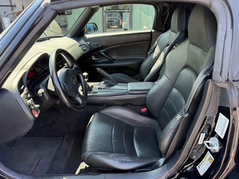 Used 2006 Honda S2000 image 2