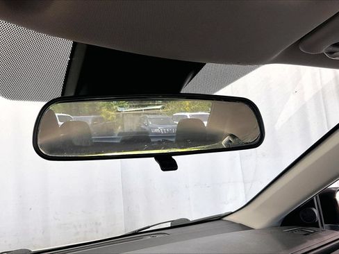 Used 2017 Toyota Corolla SE FWD image 17