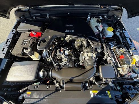 Certified 2021 Jeep Wrangler Unlimited Sport w/ Sun And Sound Package image 17