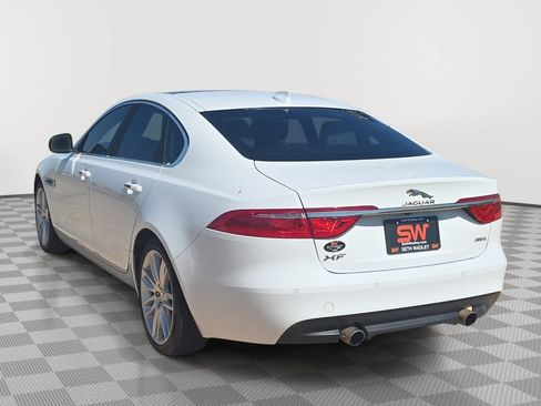 Used 2017 Jaguar XF Prestige RWD image 5
