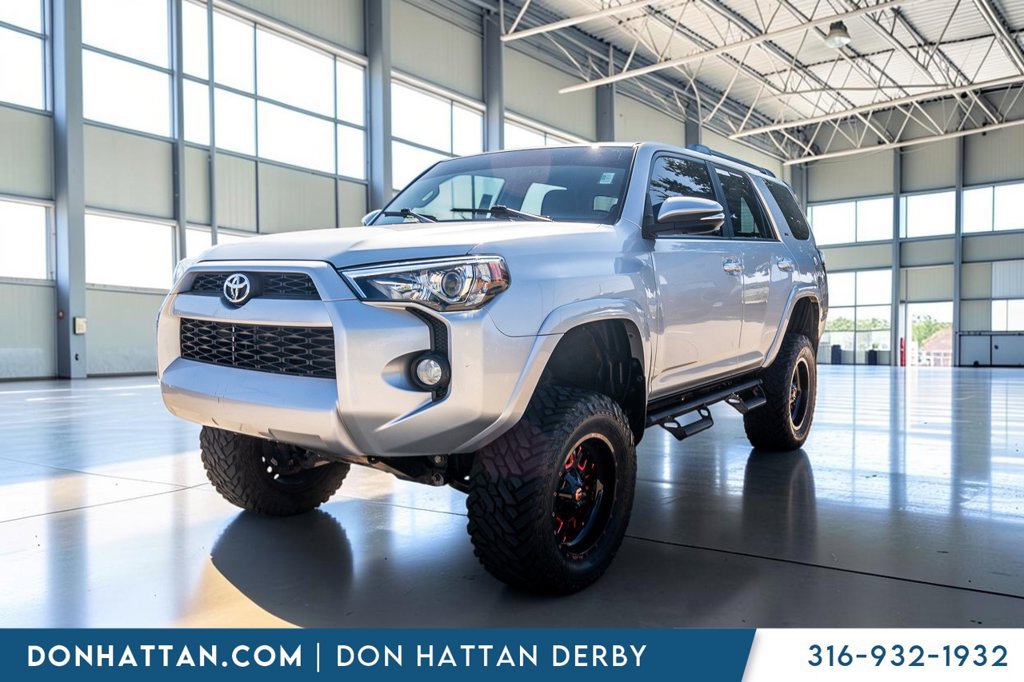 Used 2018 Toyota 4Runner SR5 Premium AWD/4WD image 27