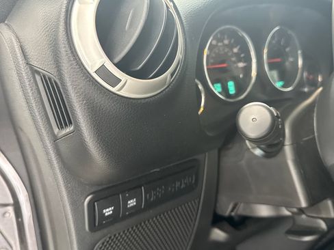 Used 2017 Jeep Wrangler Unlimited Rubicon w/ Connectivity Group AWD/4WD image 38