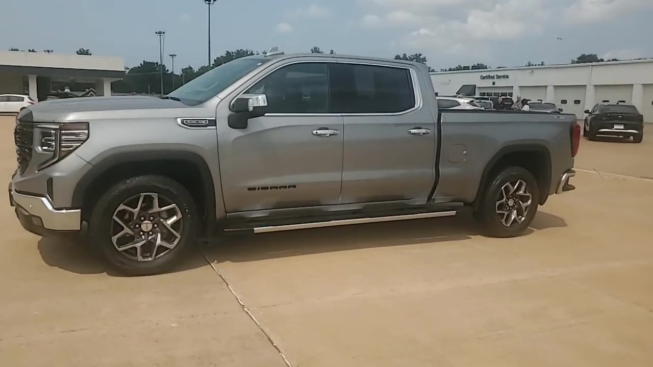 Used 2025 GMC Sierra 1500 SLT w/ SLT Premium Plus Package AWD/4WD image 5