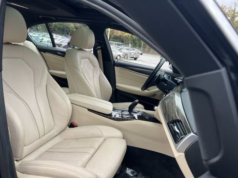 Used 2020 BMW 530i w/ Convenience Package image 32