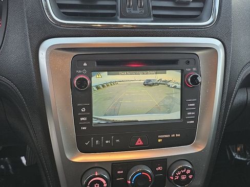 Used 2016 GMC Acadia SLE image 33