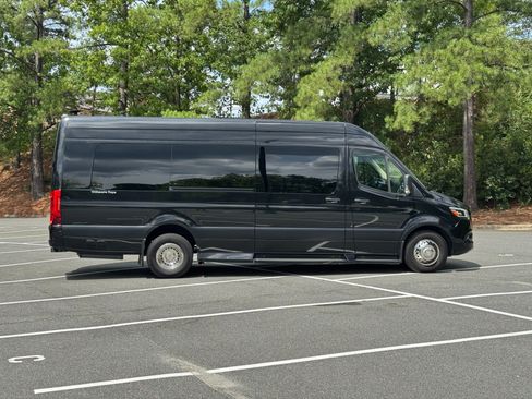 Used 2022 Mercedes-Benz Sprinter 3500 image 14