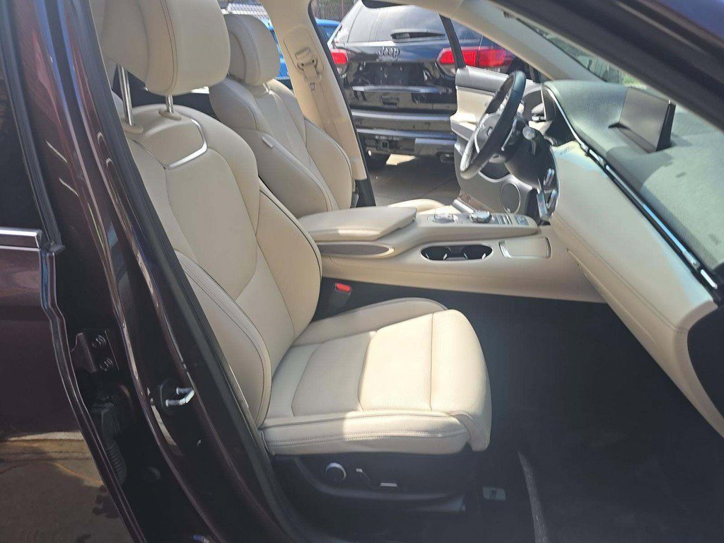 Used 2023 Genesis GV70 2.5T w/ Advanced Package AWD/4WD image 7