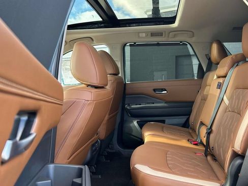 New 2026 Nissan Pathfinder Platinum AWD/4WD image 13