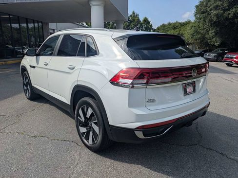 Used 2024 Volkswagen Atlas Cross Sport SE FWD image 5
