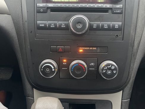 Used 2007 Saturn Outlook XE image 21