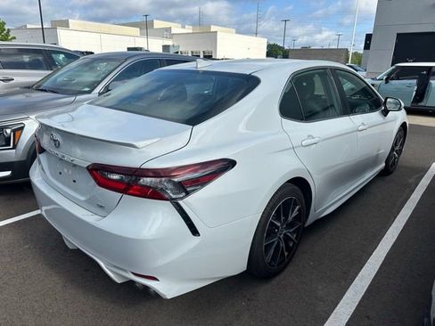 Used 2024 Toyota Camry SE FWD image 4