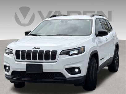 Used 2023 Jeep Cherokee Altitude Lux