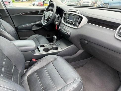 Used 2017 Kia Sorento AWD image 21