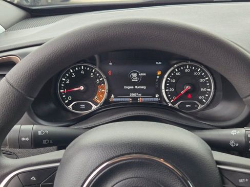 Certified 2023 Jeep Renegade Latitude image 28