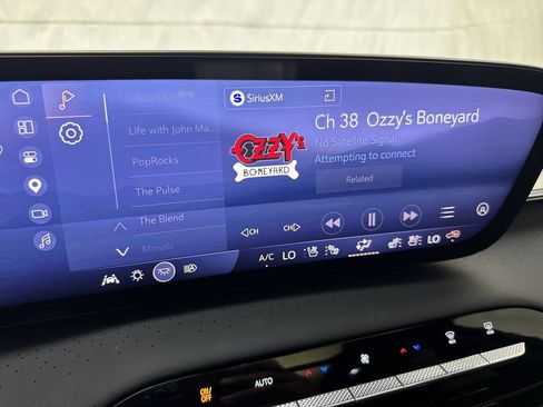 Certified 2026 Buick Enclave Avenir w/ Super Cruise Package AWD/4WD image 18