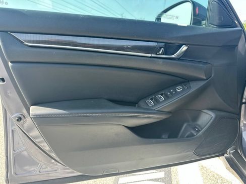 Used 2018 Honda Accord Sport image 24