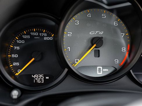 Used 2016 Porsche Cayman GT4 image 11