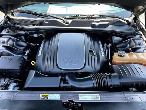 Used 2015 Dodge Challenger R/T Plus RWD image 9