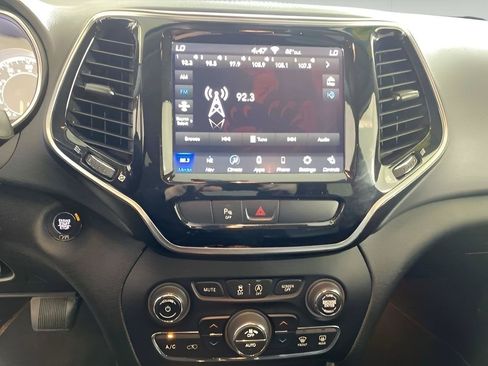 Used 2020 Jeep Cherokee Limited AWD/4WD image 35