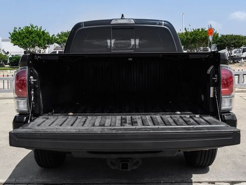 Used 2020 Toyota Tacoma TRD Off-Road AWD/4WD image 54