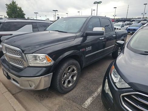 Used 2018 RAM 1500 Laramie w/ Convenience Group AWD/4WD image 4