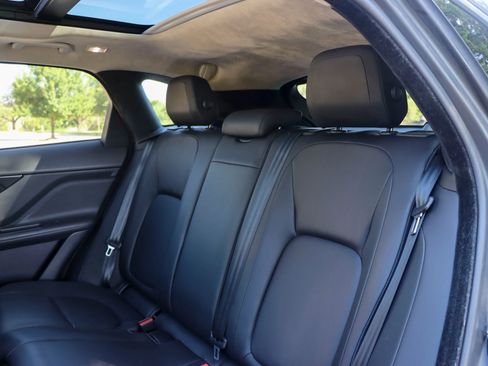 Used 2020 Jaguar F-PACE Premium AWD/4WD image 16