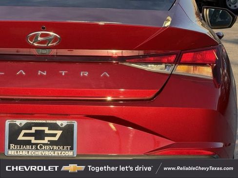 Used 2023 Hyundai Elantra SEL FWD image 8