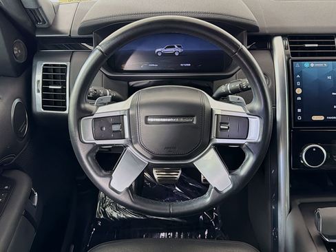Certified 2023 Land Rover Discovery Metropolitan Edition AWD/4WD image 11