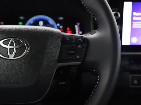 Used 2025 Toyota Camry LE image 26