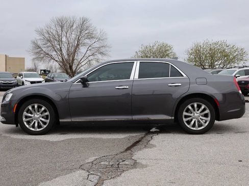 Used 2017 Chrysler 300 Limited w/ Value Package image 8