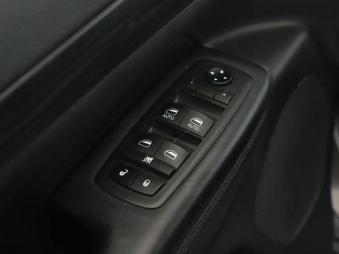Used 2020 Jeep Grand Cherokee Altitude AWD/4WD image 7