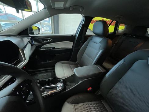 Used 2024 Chevrolet Trax LT image 28