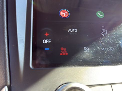 Used 2024 Ford Edge Titanium image 34