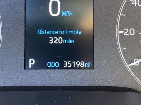 Used 2024 Toyota Corolla SE image 9