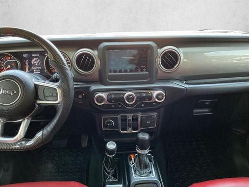 Used 2019 Jeep Wrangler Unlimited Sahara AWD/4WD image 8