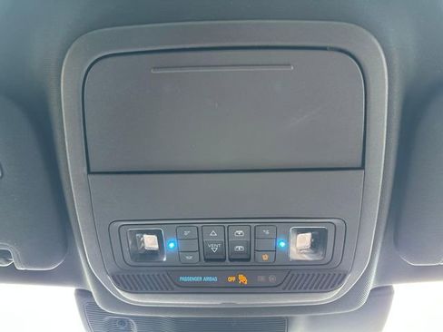 Used 2020 Ford Explorer Limited image 22