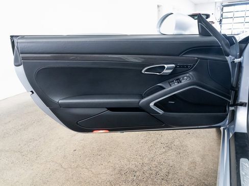 Used 2014 Porsche 911 Turbo S image 12